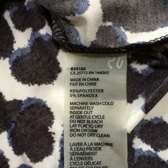 NWT! FYLO XXL black spots front zip blouse. - Picture 8 of 10